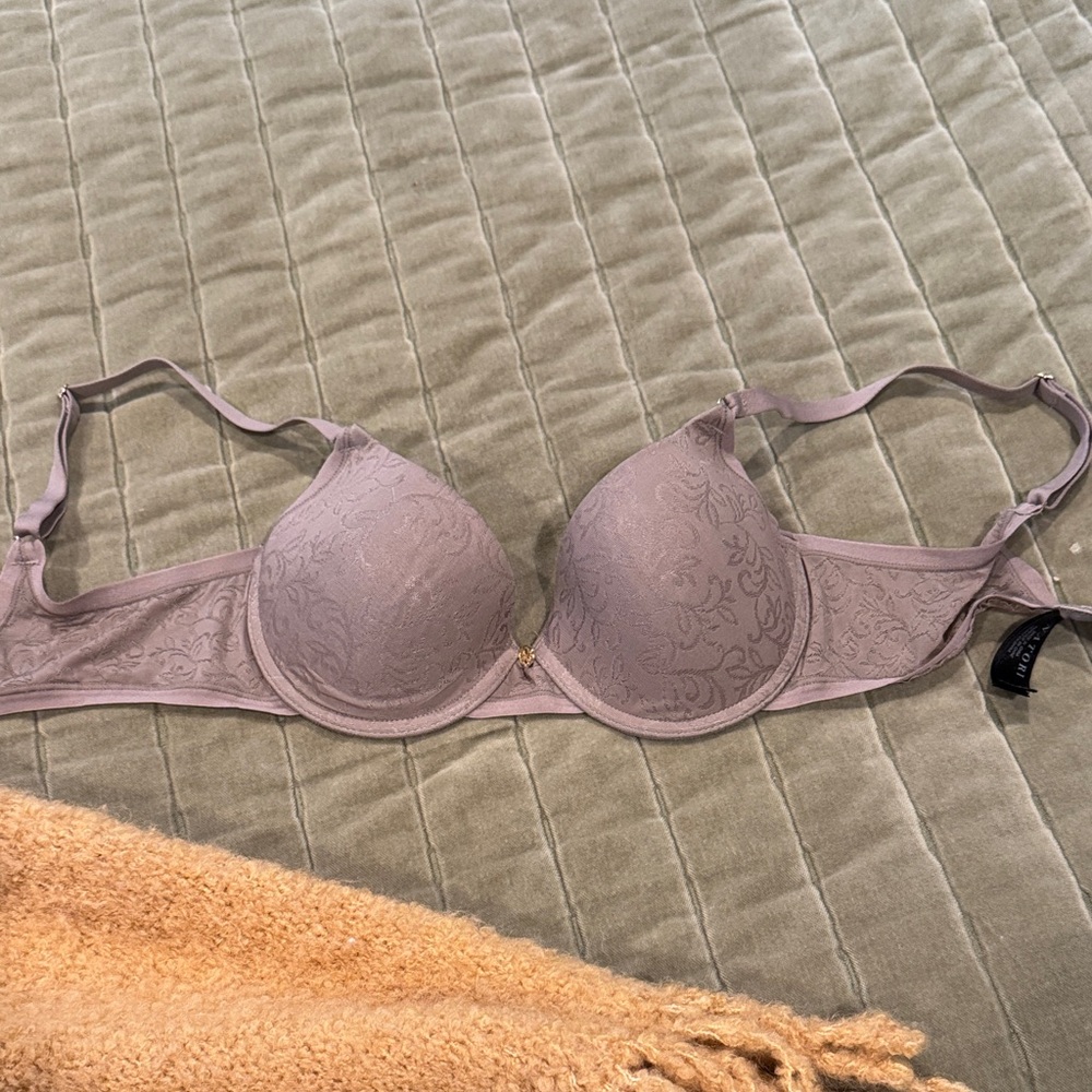 Natori Lace Underwire Bra in Soft Gray